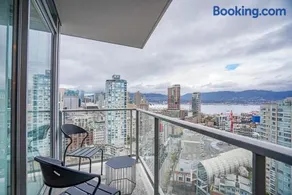 Executive Unit with Spectacular Views - Image 4