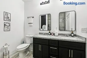 Luxury 5BR Designer Stay and Stylish NOLA Getaway - Image 2