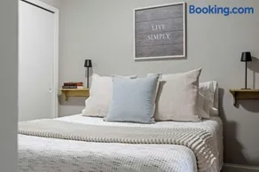 Fully Furnished 1st Floor 1 Bed 1 Bath Condo - Close To Shopping & Hwys North&South - Image 3