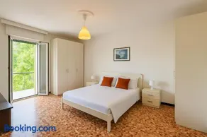 Pietra Ligure Sea View Parking & Bike Box - Image 3