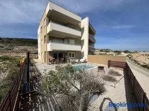 Vinjerac Seaside Residence - Image 3