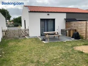 Maisonnette climatisé avec terrasse et jardin - Image 2