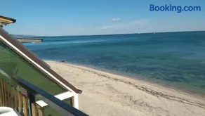 Hemingway rooms in Happy Beach - Image 3