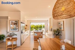 Luma Beach House Coastal Wellness Retreat at Belongil - Image 5