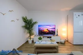 Gloria Beach Apartment - Image 2