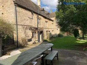 6 Bedroom Farm House with 12 Beds in Weldon - Image 2