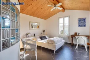 Maison de Charme avec Jardin, Plage à Pied - Image 4