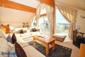 ON-SITE WATERSPORTS family lodge - Image 2