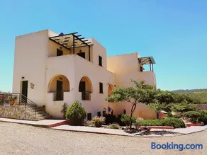 Giannikas Apartments - Image 2
