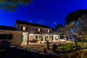 Charming stone house with private pool & jacuzzi - Holiday Home Vera - Image 1