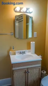 Cozy Corner, stylish 1bed near Navy Base! - Image 3