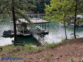 Charming 2-bedroom house with fitness room and AC in welcoming Buford - Image 1
