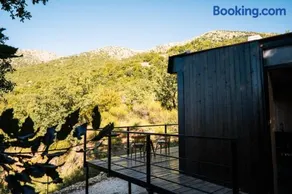 Cedar Cabin Escape, Solar, Terrace & Hiking - Image 2