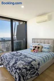 Cozy Parkside Fresh Air City Living - Image 2