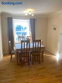 47 High Street- 3 bedroom maisonette - Image 2