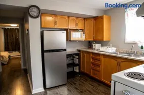 Private one bedroom -entirely self-contained, with no shared living spaces - Image 3