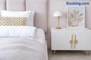Iris Home - Image 1