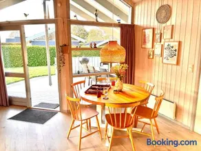 Lovely Family Home In Quiet Waterside Setting - Image 4