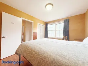 Quiet Queen Bedroom near Steeles Bayview - Image 5