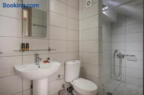 SEA BREEZE APARTMENTS - Image 3