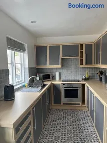 Artizana Suite - Luxury Village Location and Parking - Image 4