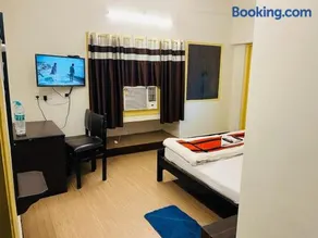 Hotel Penguin International - Image 1