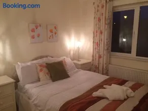 ArdMullen Townhouse X Davitt's Guesthouse & Restaurant Kenmare - Image 3