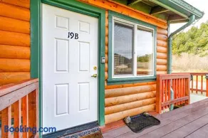 Elk Meadow Cabins 19B Johnny Redwood - Single Room - Image 2