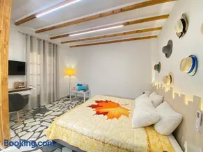Sunshine Apartments - Image 2