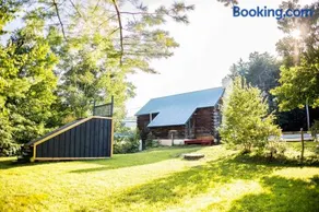 The Bunkhouse at Northeast Mountaineering - Image 5