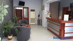 Family Hotel Eliri - Image 5