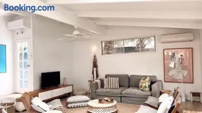 Pearl Beach Shack, walk to beach, pet friendly - Image 2