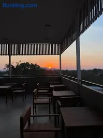 NIRAN Hotel & Residence - Image 4