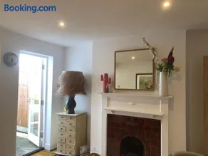 Boutique City Centre Home - Image 5
