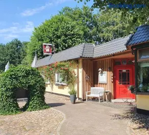 Hotel Kropper Busch Garni - Image 1