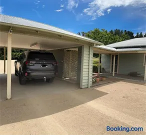 Glen Waverly Farmstay - Image 2