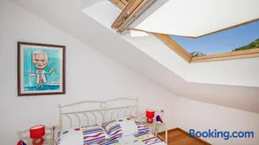 Villa Olive by Villas Guide - Image 1