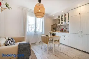 Stunning & Stylish Apartment In Cadaqués - Image 2