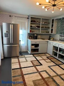 10 minute Walk to Niagara Falls - Sweet Cottage - Image 3