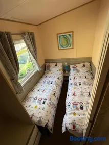 3 Bedroom Static Caravan Haven Orchard Holiday Village - Image 5