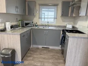 Forestbrook - Cheerful two bedroom tiny house - Image 2