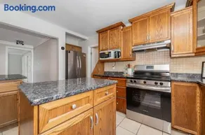 Bungalow Home - Image 1