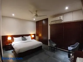 The Elet Express Luxury Hotel Apartments - Image 1