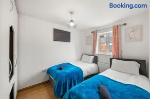 Reading Deluxe-Contractor,Business,Family,Parking In Reading - Image 1