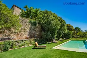 Location prestige 450 m2 dans Chateau en Provence - Image 1