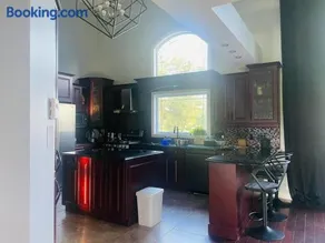 Lakefront House 25 minutes from downtown Ottawa-Gatineau - Image 1