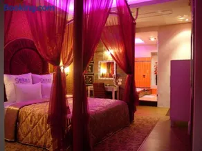 Sexy City Motel - Image 4