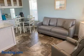 Cozy Tiny Home Near Disney World & Orlando Parks! - Image 5