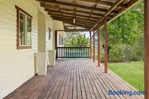 Large Luxury Farmhouse - Pet & Family Friendly Acreage Escape - The WilderNest - Image 3