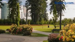 2 bedroom heart of Central Surrey - Image 1
